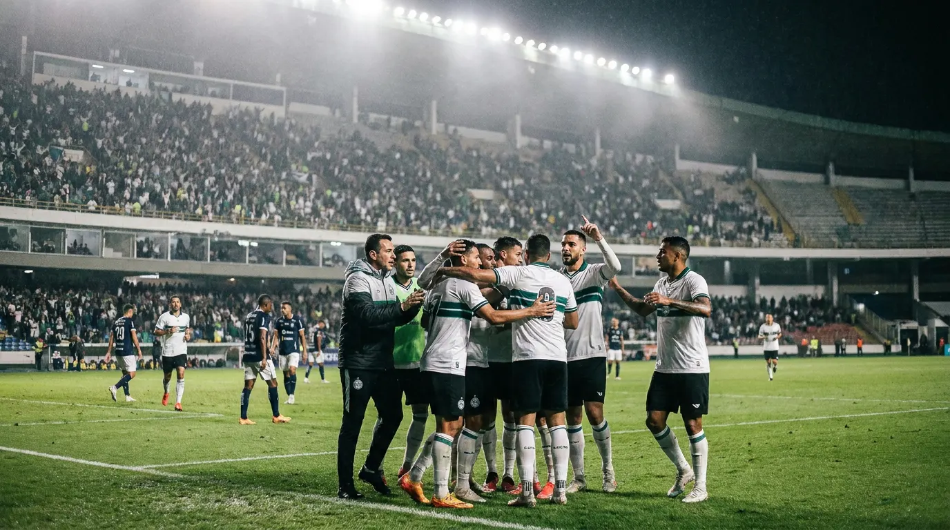 Pedro Rocha celebra gol decisivo do Coritiba sobre o Remo no Mangueirão pela 25ª rodada do Brasileirão 2026
