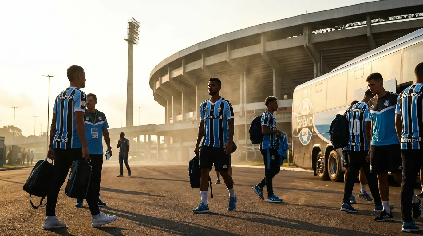 Renato Portaluppi na beira do campo do Mangueirão durante jogo decisivo do Grêmio no Brasileirão 2026